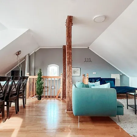 Sky Maisonette Altstadt Mit 2 Schlafzimmer Und Extra Grossem Wohn-essbereich Daire *