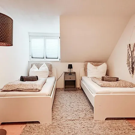 Sky Maisonette Altstadt Mit 2 Schlafzimmer Und Extra Grossem Wohn-essbereich Daire Pirna